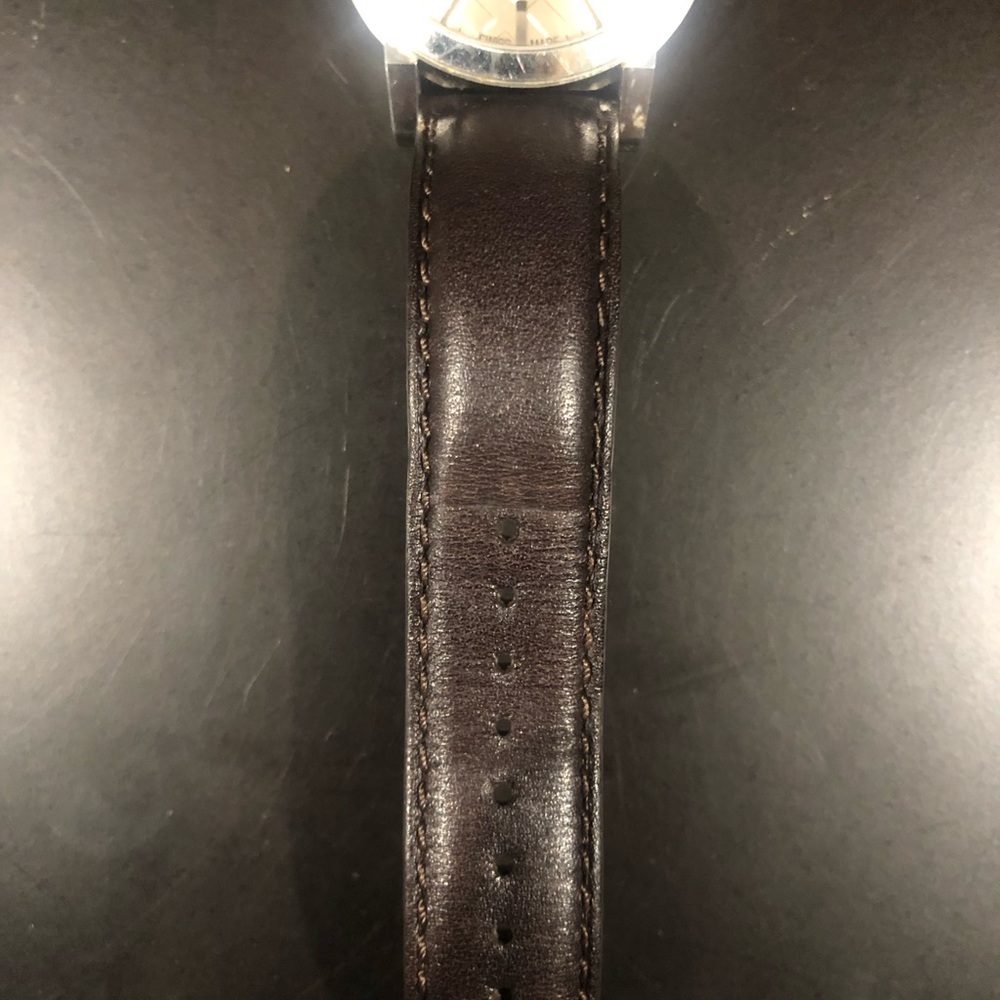 Woman’s brown leather Burberry watch - Picture 4 of 8